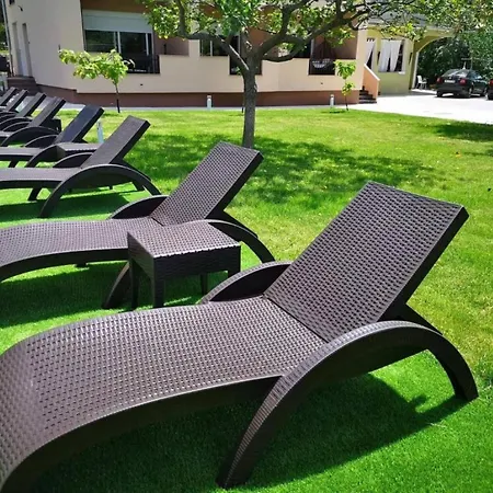 Subic - One Bedroom C1 Apartment Kampor